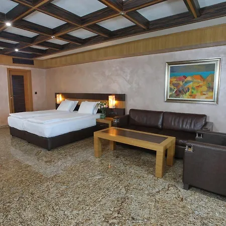 Art Complex Anel 3*